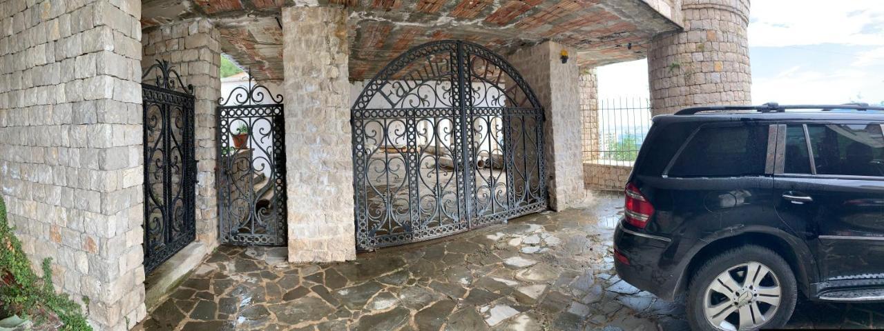 Celaj “the Castle” Villa